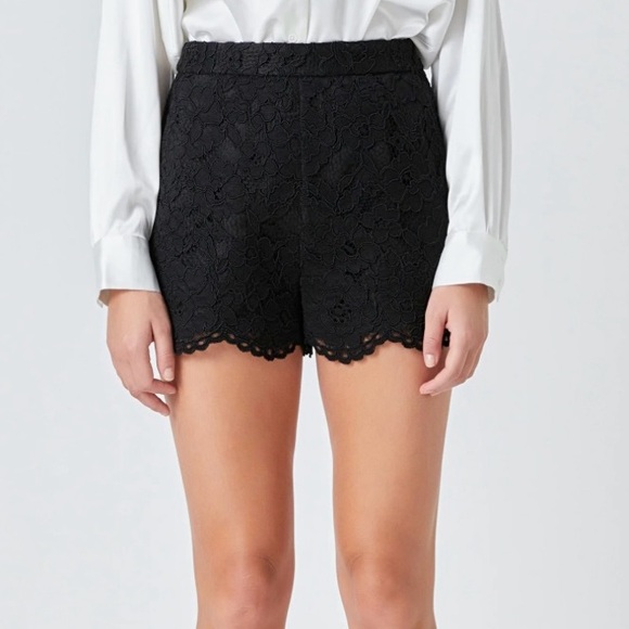 🖤LACE ENDLESS ROSE SHORTS L🖤 - Picture 4 of 6
